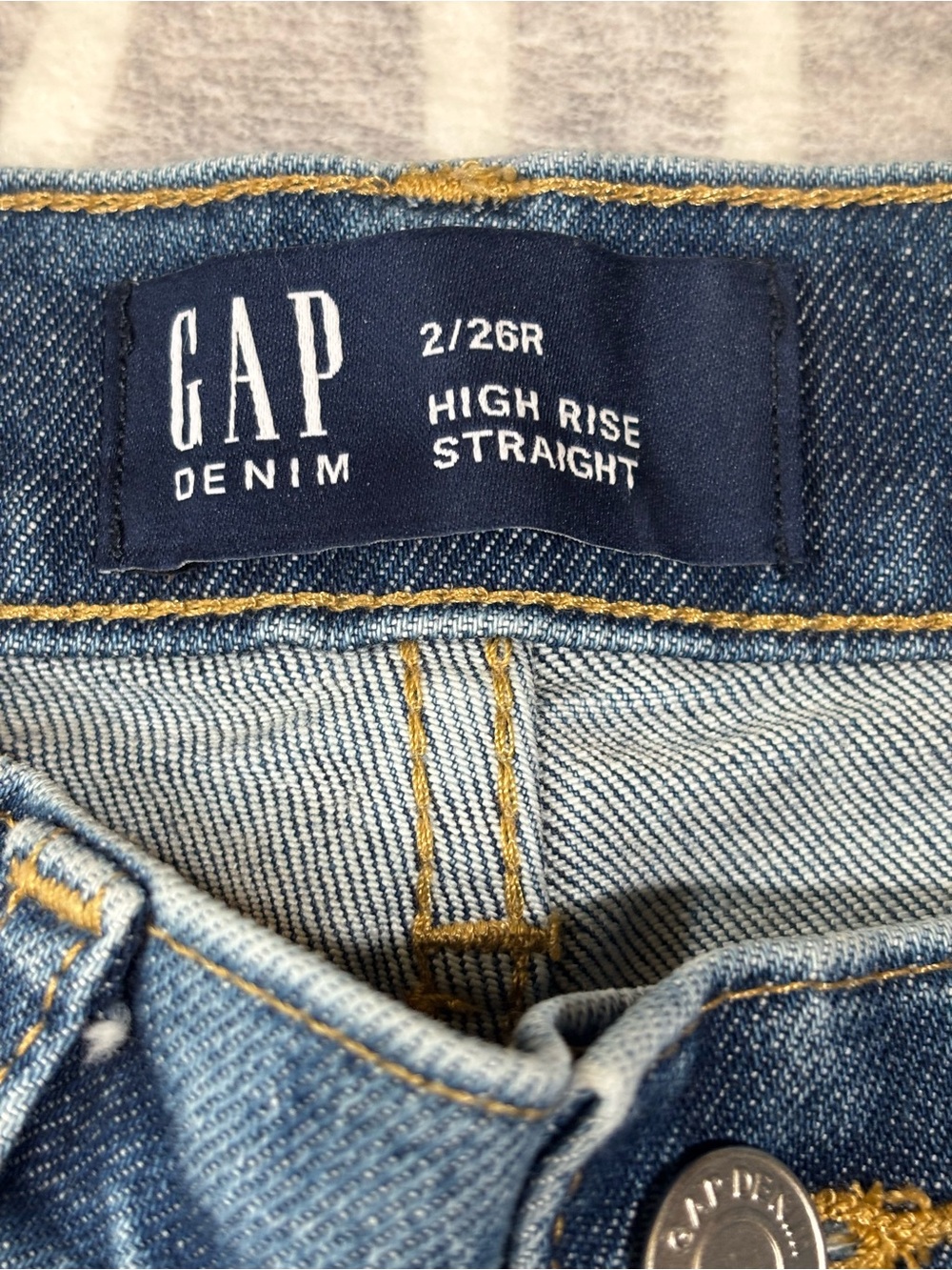 Gap Jeans, High-Rise Straight Front Seam, Stone Wash Denim, Size 2, 26R, 26x30 - Picture 6 of 10